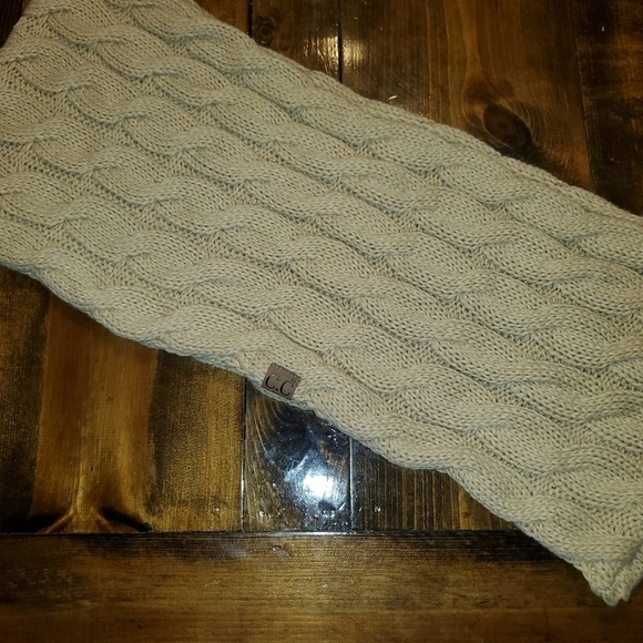 C.C infinity scarf - Picture 4 of 5
